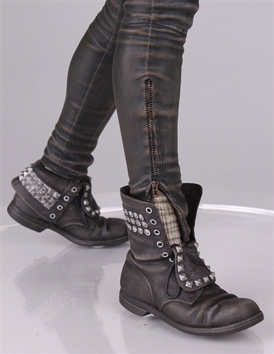 The Zipper Cuff or Hem Jeans Over Boots Technique